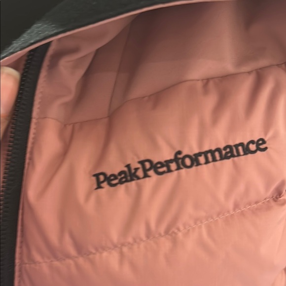Peak Performance Pink Puffer Jacket with High Collar - Picture 5 of 11